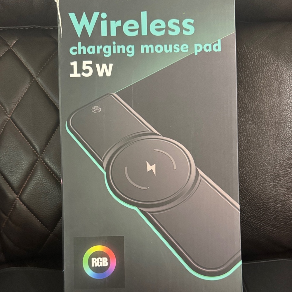 Wireless Charging Mouse Pad 15W Used in a good condition - Picture 2 of 4